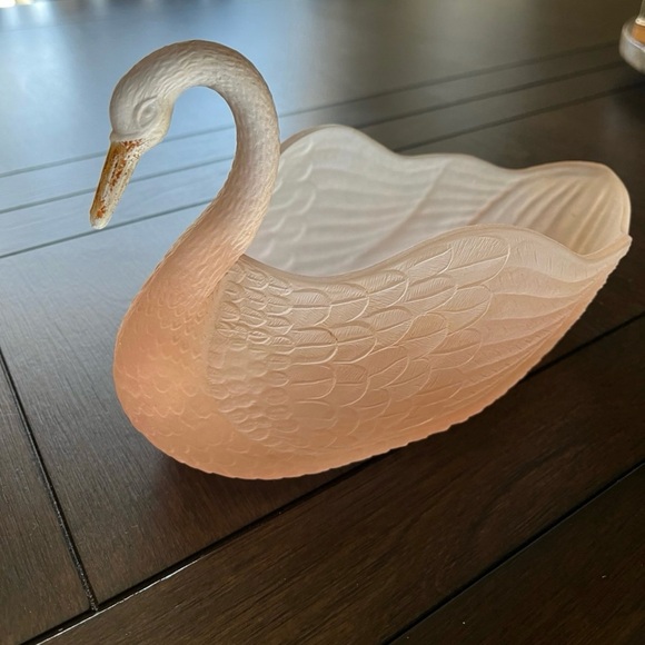 Vintage Other - Vintage Pink Frosted Glass Swan Trinket Catchall Dish Plant Jewelry Holder Decor
